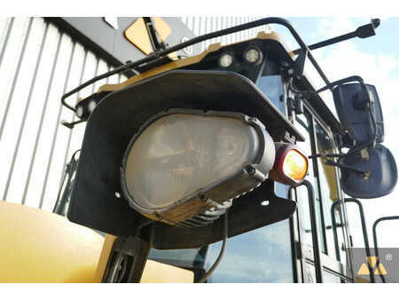 Kolové nakladače 2022 Caterpillar 950M (37)