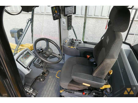 Kolové nakladače 2022 Caterpillar 950M (7)