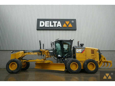 Osztályosok 2018 Caterpillar 140M3 (1)