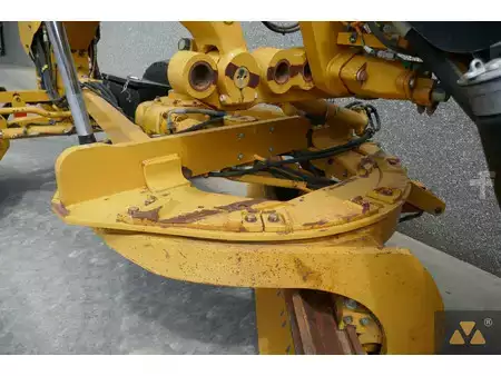 Niveleuse 2013 Caterpillar 140M AWD (13)