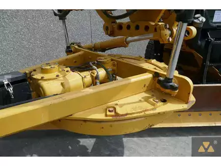 Niveleuse 2013 Caterpillar 140M AWD (14)