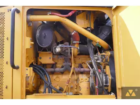 Niveleuse 2013 Caterpillar 140M AWD (23)