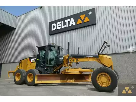 Niveleuse 2013 Caterpillar 140M AWD (3)