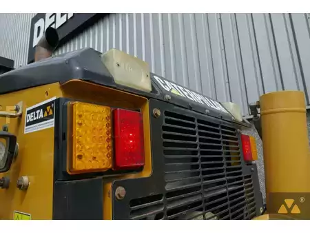 Niveleuse 2013 Caterpillar 140M AWD (34)