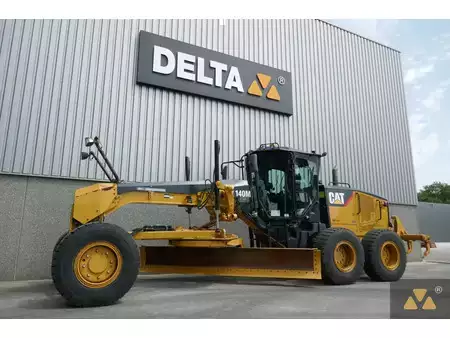 Niveleuse 2013 Caterpillar 140M AWD (4)