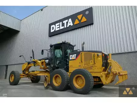Niveleuse 2013 Caterpillar 140M AWD (8)