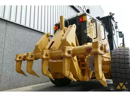 Niveleuse 2013 Caterpillar 140M AWD (9)