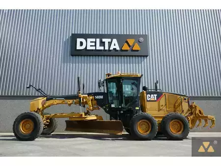 Niveleuse 2010 Caterpillar 140M (1)