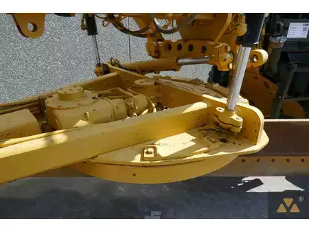 Niveleuse 2010 Caterpillar 140M (14)