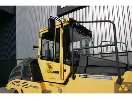 Kumipyöräjyrät  2017 BOMAG BW27RH (10)