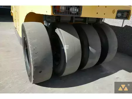 Kumipyöräjyrät  2017 BOMAG BW27RH (13)