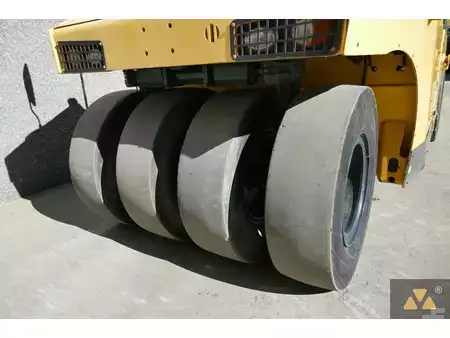 Kumipyöräjyrät  2017 BOMAG BW27RH (15)