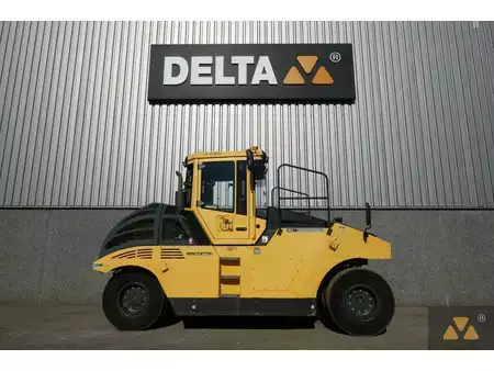 Kumipyöräjyrät  2017 BOMAG BW27RH (2)