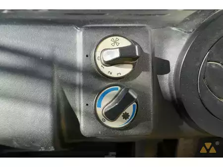 Kumipyöräjyrät  2017 BOMAG BW27RH (31)