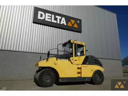 Kumipyöräjyrät  2017 BOMAG BW27RH (4)