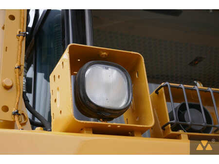 Bulldozere 2015 Caterpillar D8T (39)