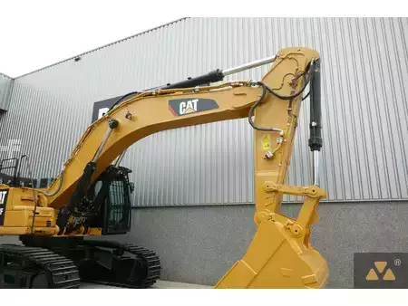 Hydraulic Excavators 2019 Caterpillar 352F (11)