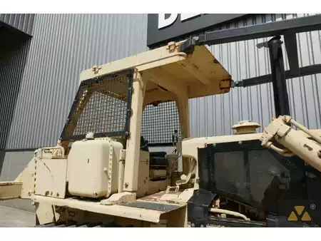 Grondschuivers 2007 Caterpillar D7G Ex-army (17)