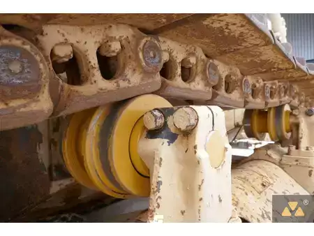 Grondschuivers 2007 Caterpillar D7G Ex-army (30)
