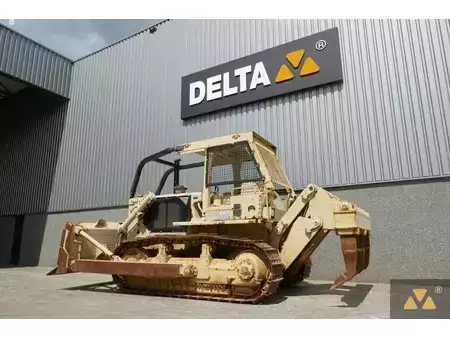 Grondschuivers 2007 Caterpillar D7G Ex-army (8)