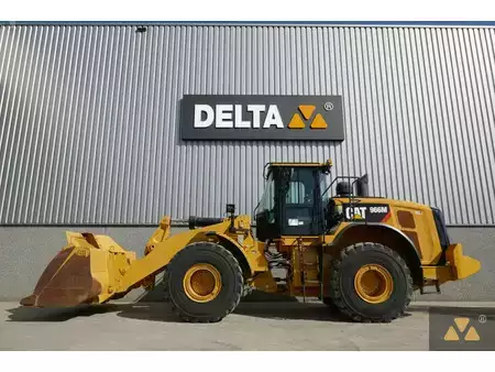 Carregadeira de rodas 2020 Caterpillar 966M (1)