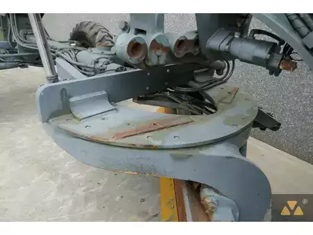 Graders 2004 Caterpillar 135H Ex-army (11)