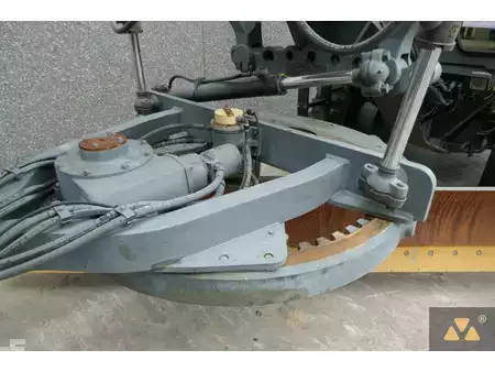 Graders 2004 Caterpillar 135H Ex-army (12)