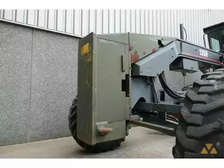 Graders 2004 Caterpillar 135H Ex-army (25)