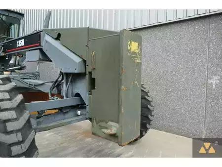Graders 2004 Caterpillar 135H Ex-army (26)