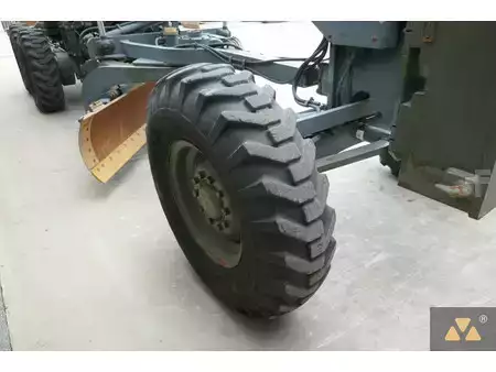 Graders 2004 Caterpillar 135H Ex-army (31)
