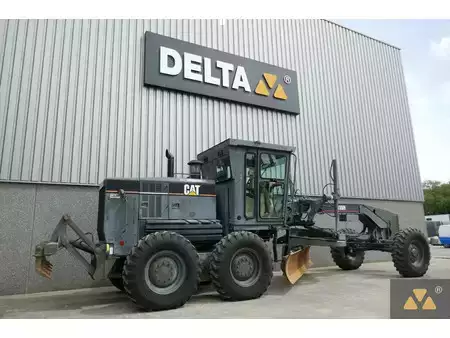Graders 2004 Caterpillar 135H Ex-army (5)