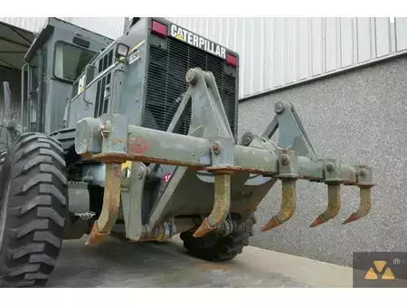 Graders 2004 Caterpillar 135H Ex-army (6)