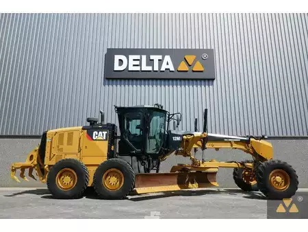 Niveleuse 2018 Caterpillar 12M3 (2)