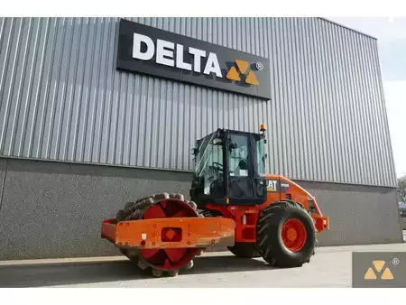 Walzenzug 2011 Caterpillar CP533E (4)
