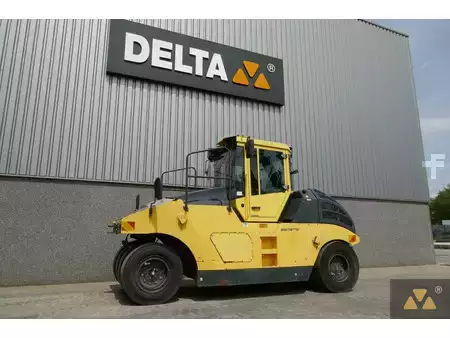 Válce s gumovými koly 2011 BOMAG BW25RH (4)