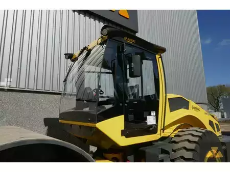 Walce  2025 BOMAG BW226-5CL (9)