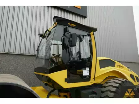 Walce  2025 BOMAG BW226-5CL (11)