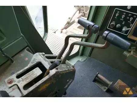 Бульдозер 1991 Caterpillar D7H II Ex-army (40)