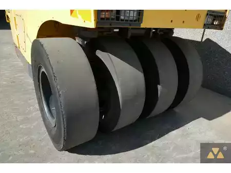 Walce ogumione 2012 BOMAG BW25RH (13)