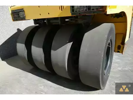 Walce ogumione 2012 BOMAG BW25RH (15)