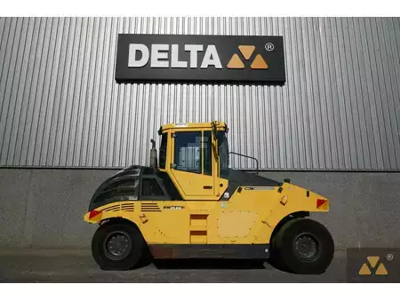 Walce ogumione 2012 BOMAG BW25RH (2)