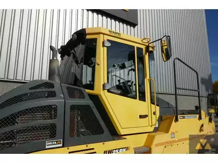 Walce ogumione 2014 BOMAG BW25RH (11)