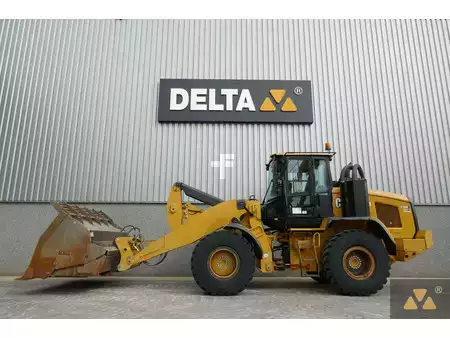 Kolové nakladače 2023 Caterpillar 930M (1)