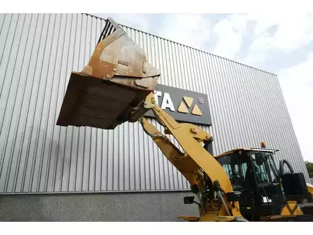 Kolové nakladače 2023 Caterpillar 930M (12)