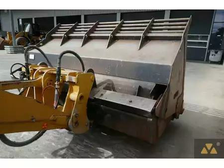 Kolové nakladače 2023 Caterpillar 930M (19)