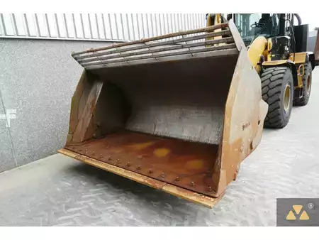 Kolové nakladače 2023 Caterpillar 930M (6)