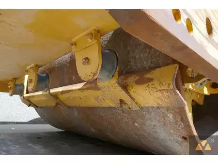 Egyhengeres henger 2018 Caterpillar CS76B (11)