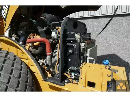 Egyhengeres henger 2018 Caterpillar CS76B (17)