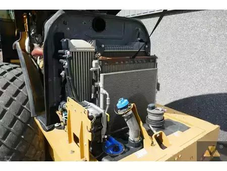 Egyhengeres henger 2018 Caterpillar CS76B (19)