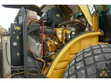 Egyhengeres henger 2018 Caterpillar CS76B (20)